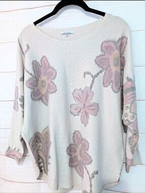 Nwot Vila Milano Floral Patterned Cream Sweater Size Medium